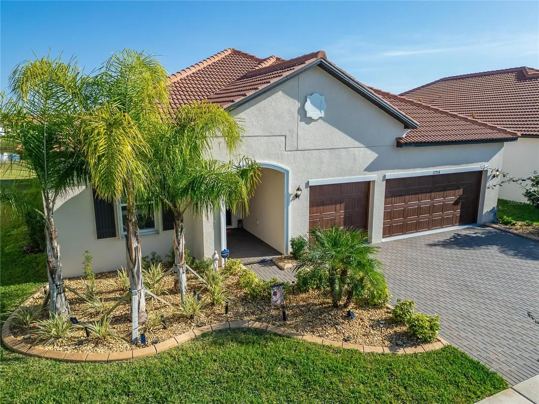Property Slideshow image 1 of 98 | 17216 scuba crest st, Wimauma, FL, 33598