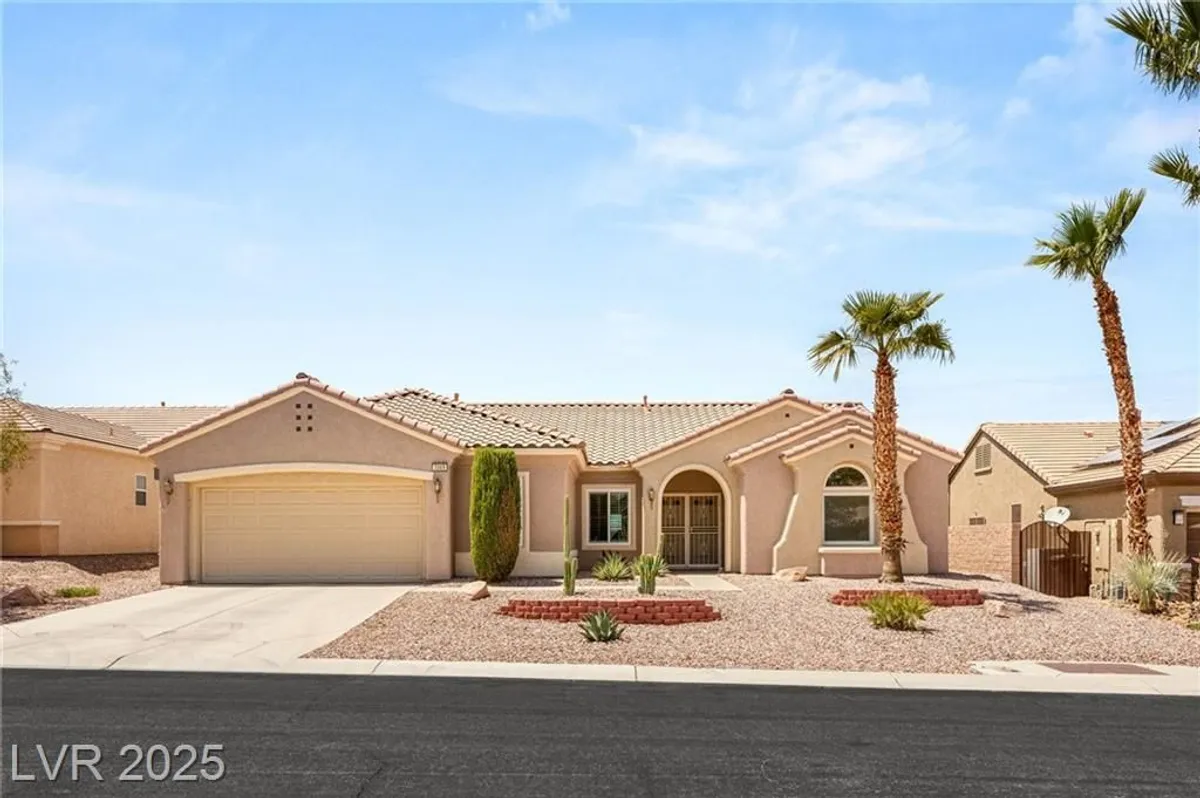 Property Slideshow image 1 of 28 | 2069 colvin run dr, Henderson, NV, 89052