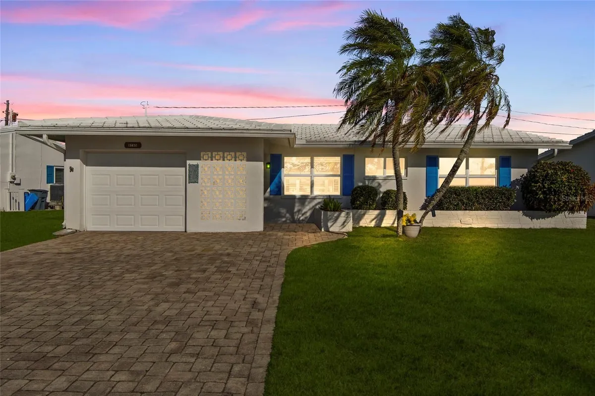 Property Slideshow image 1 of 19 | 9785 mainlands blvd w # 1-b, Pinellas Park, FL, 33782