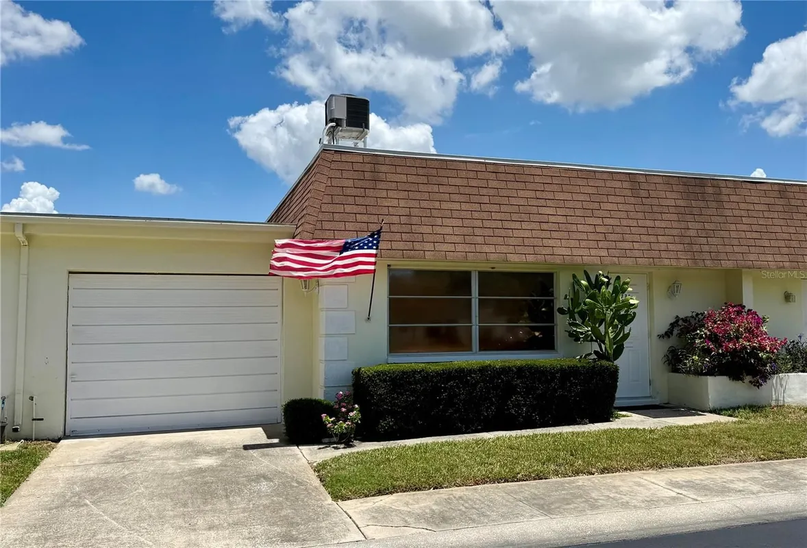 Property Slideshow image 1 of 44 | 6775 armand pl 4, Pinellas Park, FL, 33781