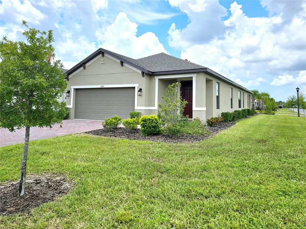 Property Slideshow image 1 of 33 | 1001 umbria dr, Kissimmee, FL, 34759