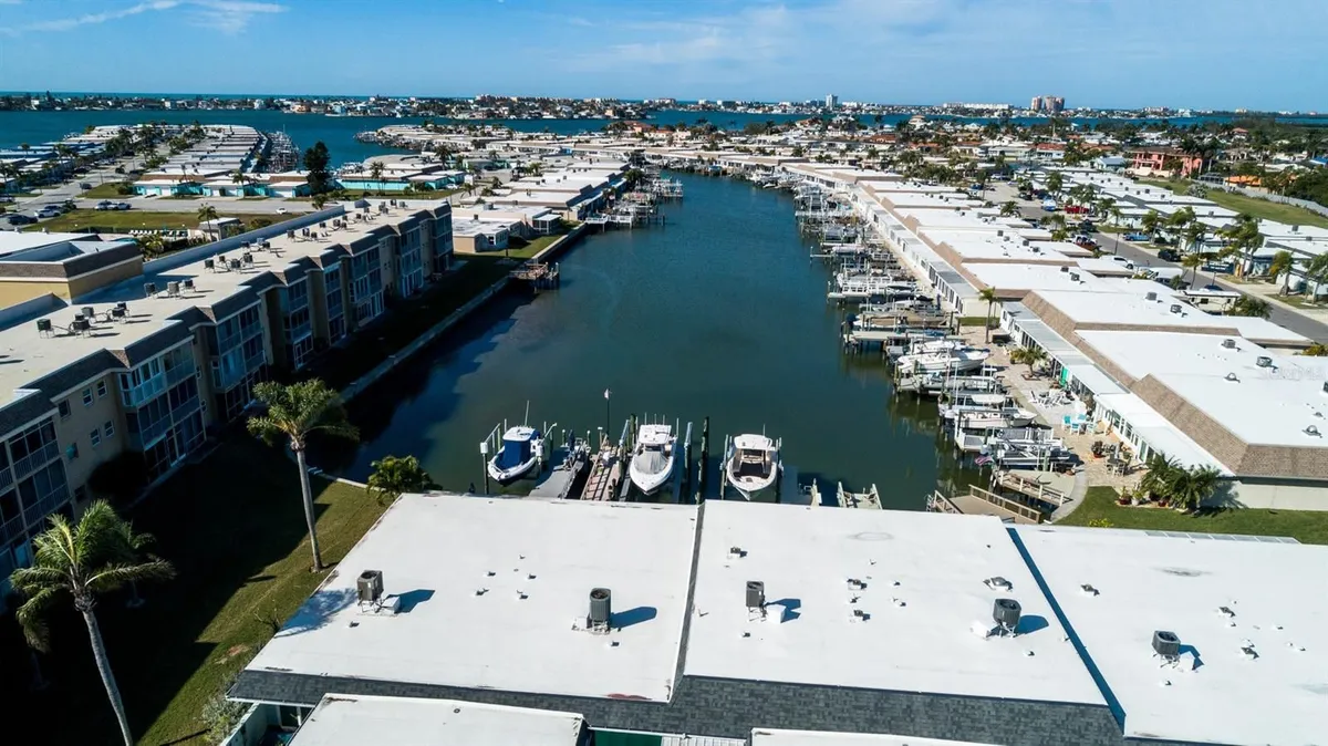 Property Slideshow image 1 of 36 | 128 boca ciega point blvd n, St Petersburg, FL, 33708
