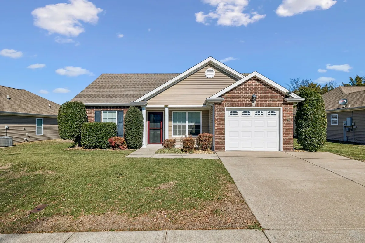 Property Slideshow image 1 of 40 | 1467 woodside dr, Lebanon, TN, 37087