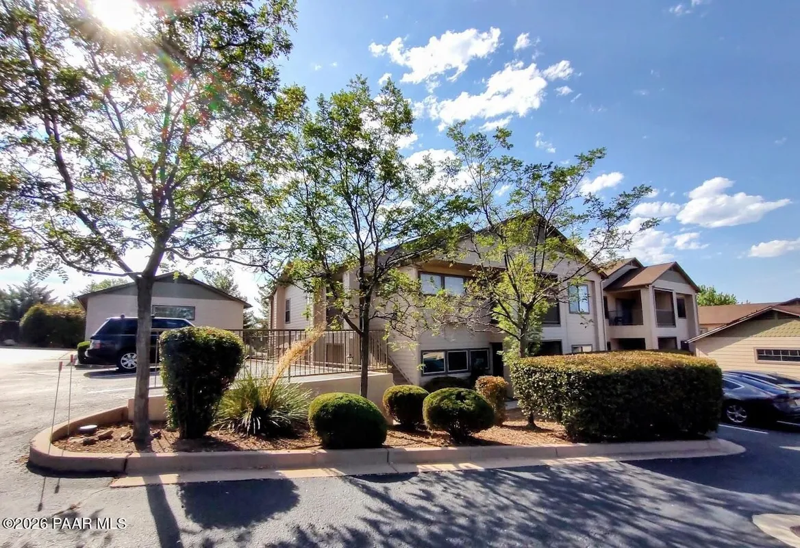 Property Slideshow image 1 of 58 | 1975 blooming hills dr 109, Prescott, AZ, 86301