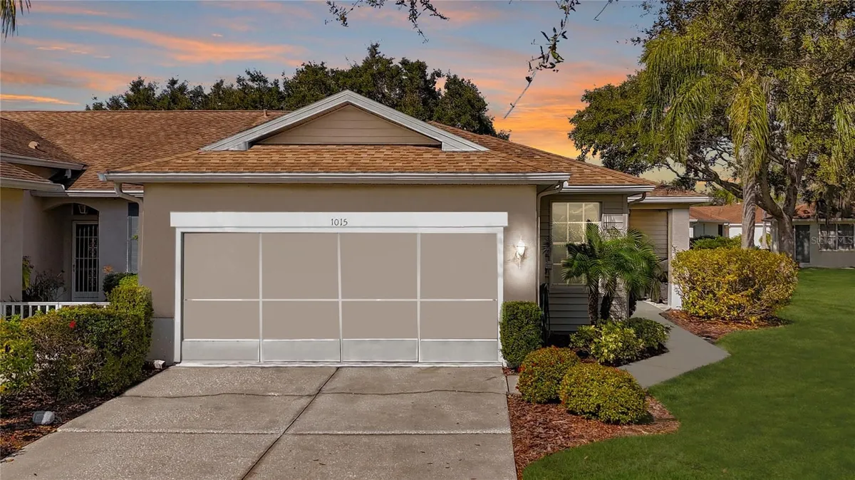 Property Slideshow image 1 of 30 | 1015 radison lake ct # 65, Sun City Center, FL, 33573