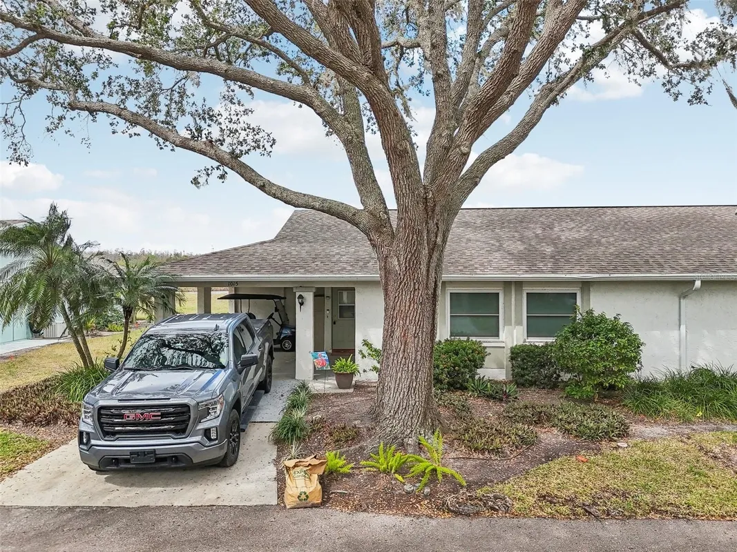 Property Slideshow image 1 of 64 | 1015 harefield cir, Sun City Center, FL, 33573