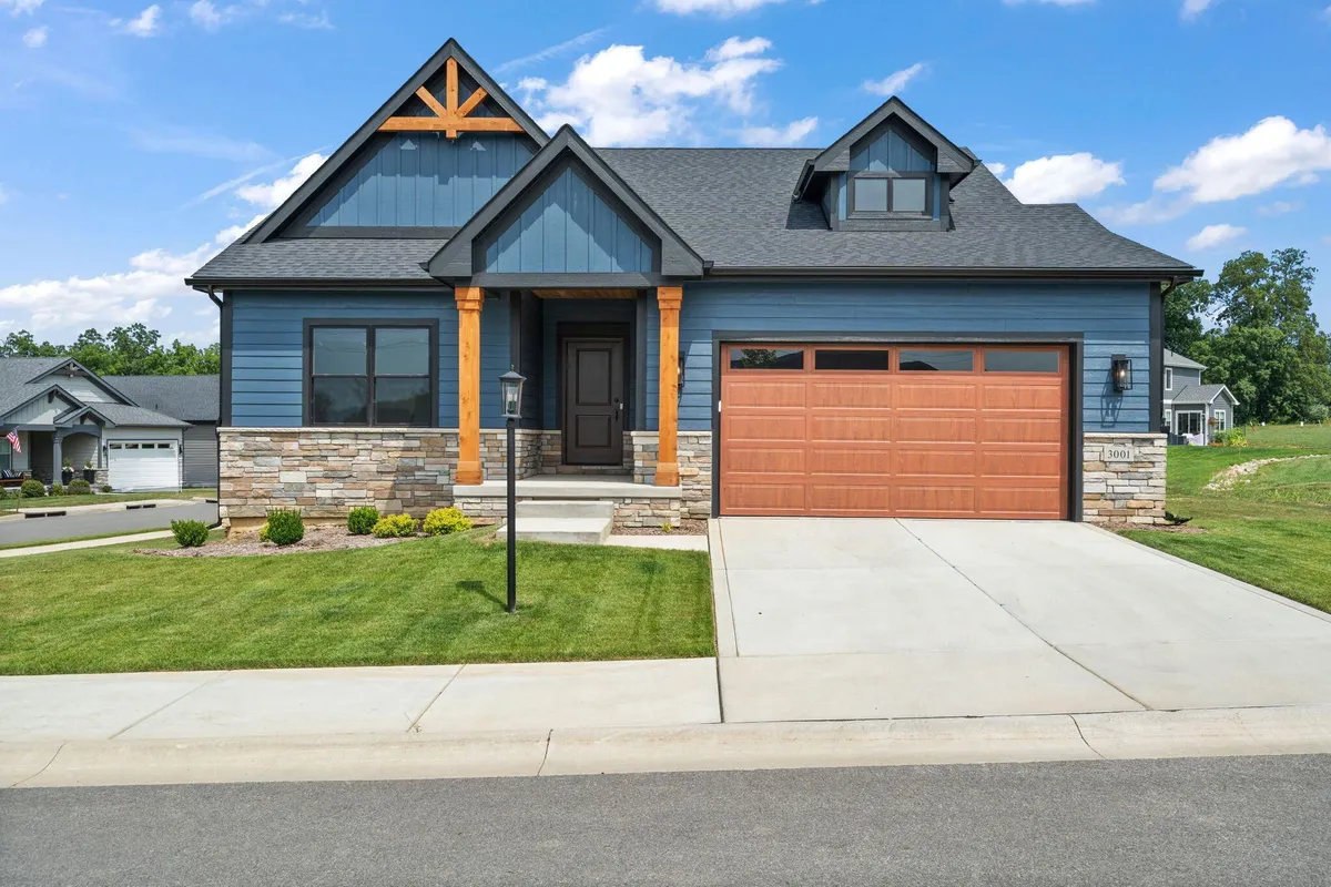 Property Slideshow image 1 of 21 | 3001 forestside ln, Valparaiso, IN, 46385