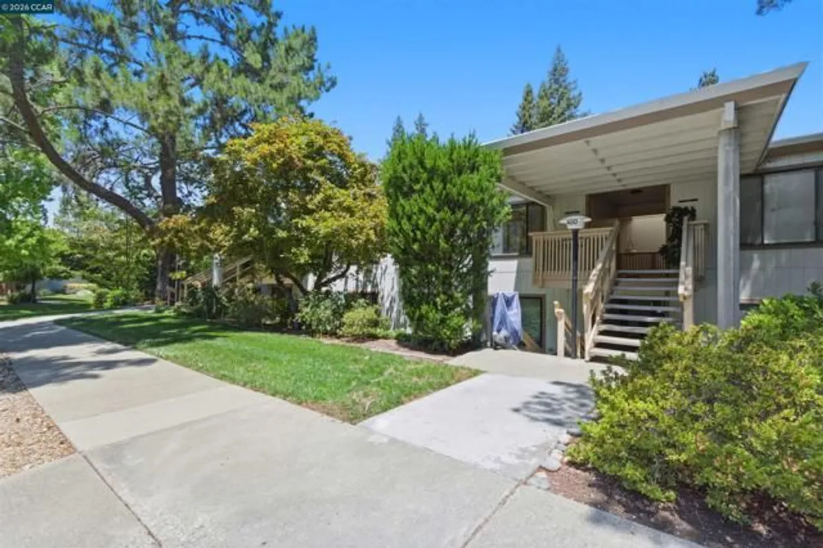 Property Slideshow image 1 of 10 | 1400 ptarmigan dr 5, Walnut Creek, CA, 94595