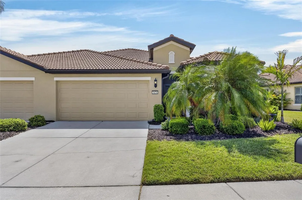 Property Slideshow image 1 of 92 | 5474 sunset falls dr, Apollo Beach, FL, 33572