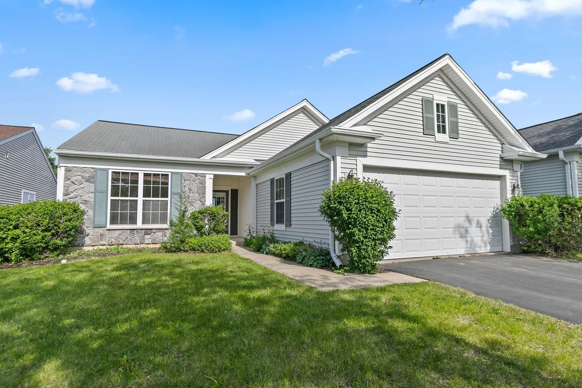 Property Slideshow image 1 of 18 | 11550 windsor dr, Huntley, IL, 60142