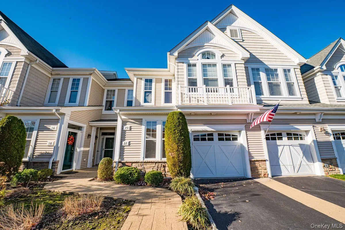 Property Slideshow image 1 of 26 | 22 sonata ct, Lake Grove, NY, 11755