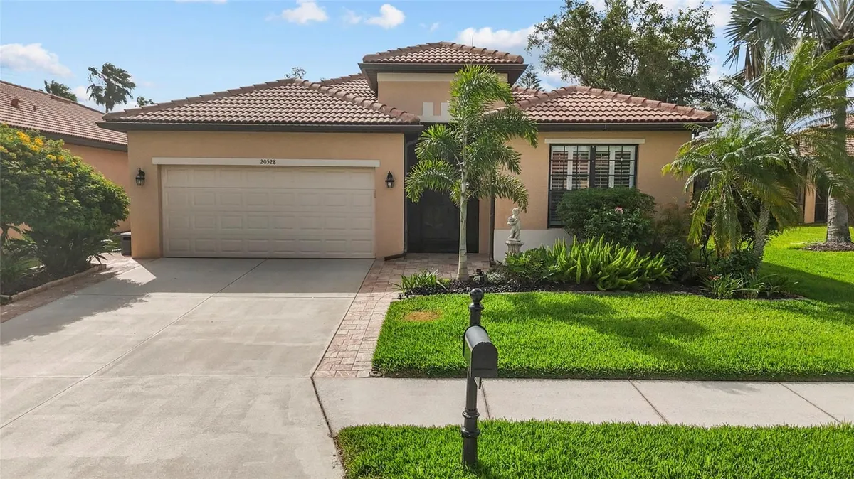 Property Slideshow image 1 of 43 | 20528 pezzana dr, Venice, FL, 34292