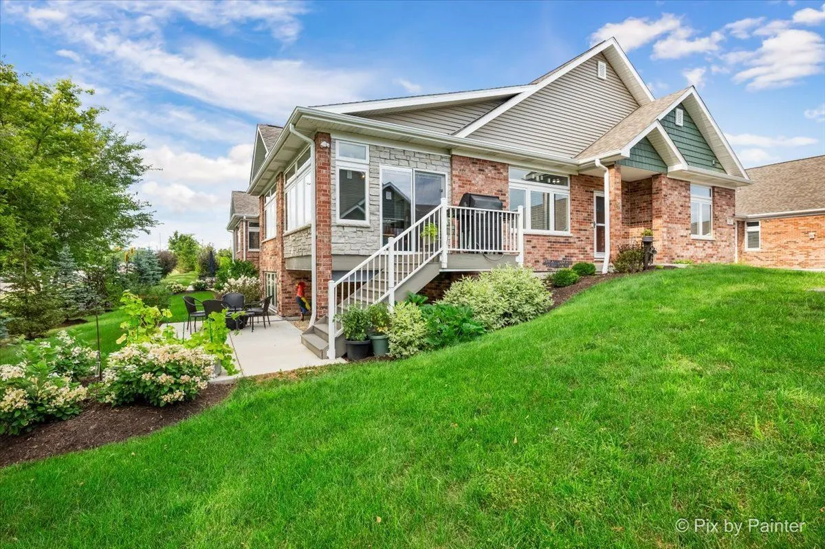 Property Slideshow image 1 of 64 | 2 briden ln 2, Sycamore, IL, 60178