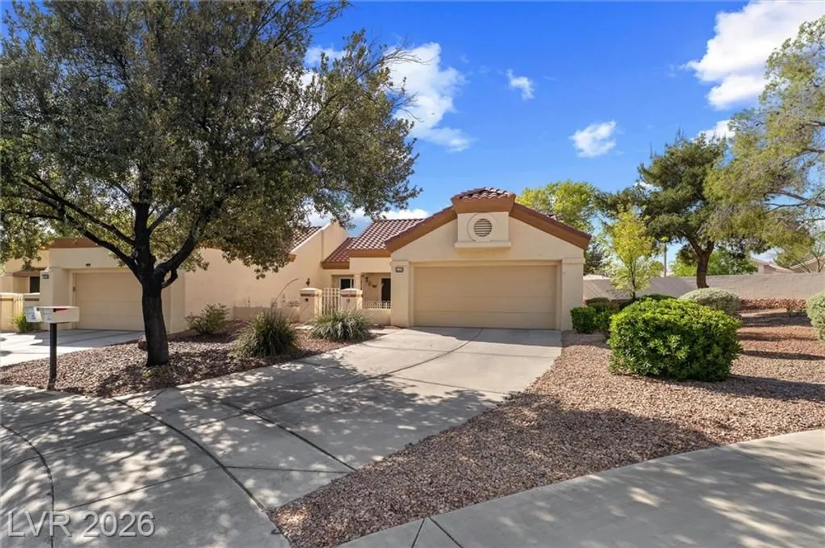 Property Slideshow image 1 of 24 | 2400 dove valley ct, Las Vegas, NV, 89134
