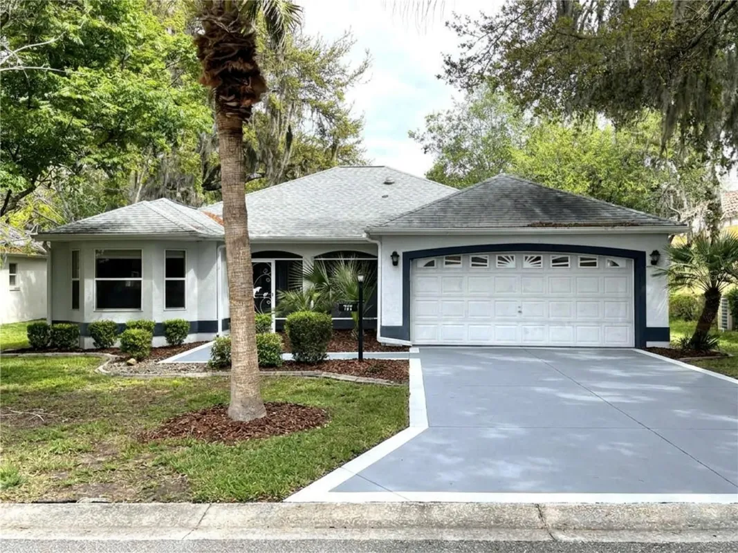 Property Slideshow image 1 of 18 | 144 costa mesa dr, Lady Lake, FL, 32159