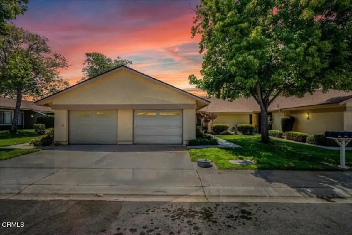 Property Slideshow image 1 of 29 | 41028 village 41 41, Camarillo, CA, 93012