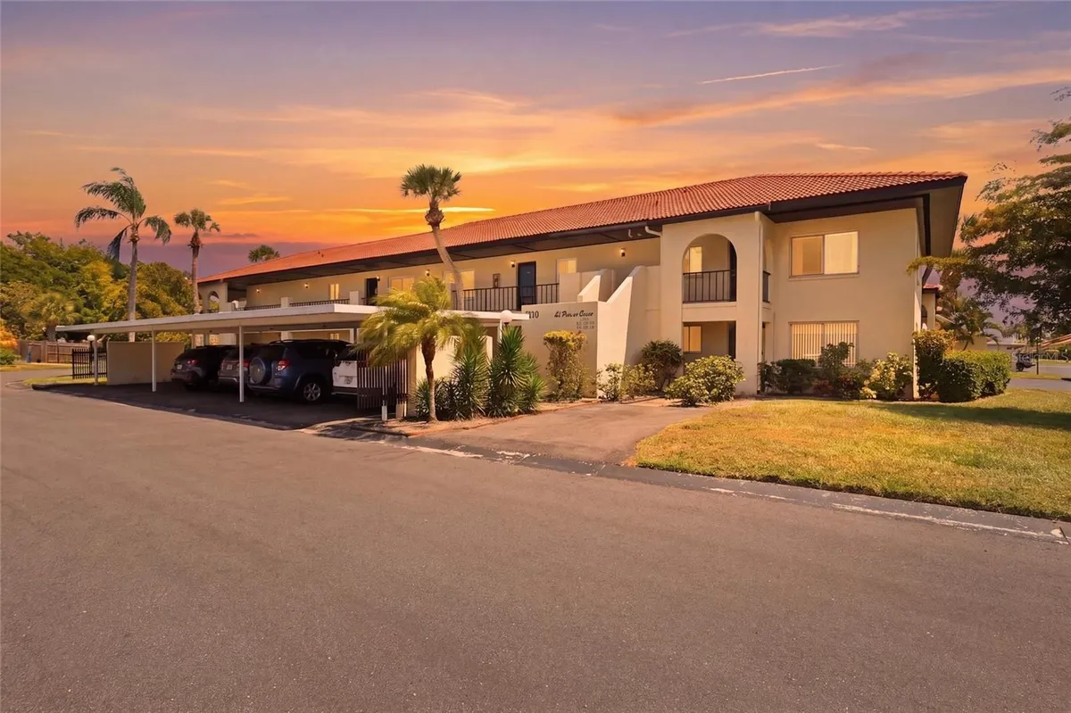 Property Slideshow image 1 of 50 | 3710 el poinier ct 511, Sarasota, FL, 34232
