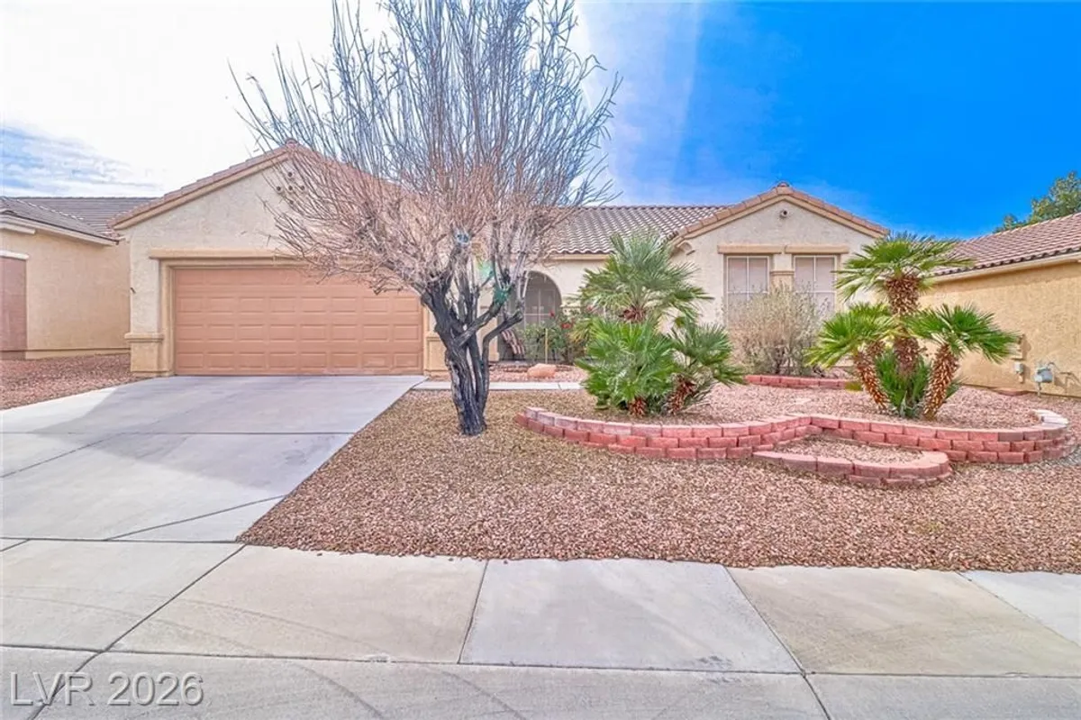 Property Slideshow image 1 of 50 | 1651 danbury crossing dr, Henderson, NV, 89052