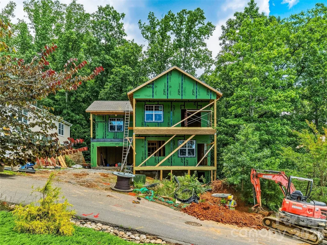 Property Slideshow image 1 of 25 | 23 village overlook loop, Swannanoa, NC, 28778