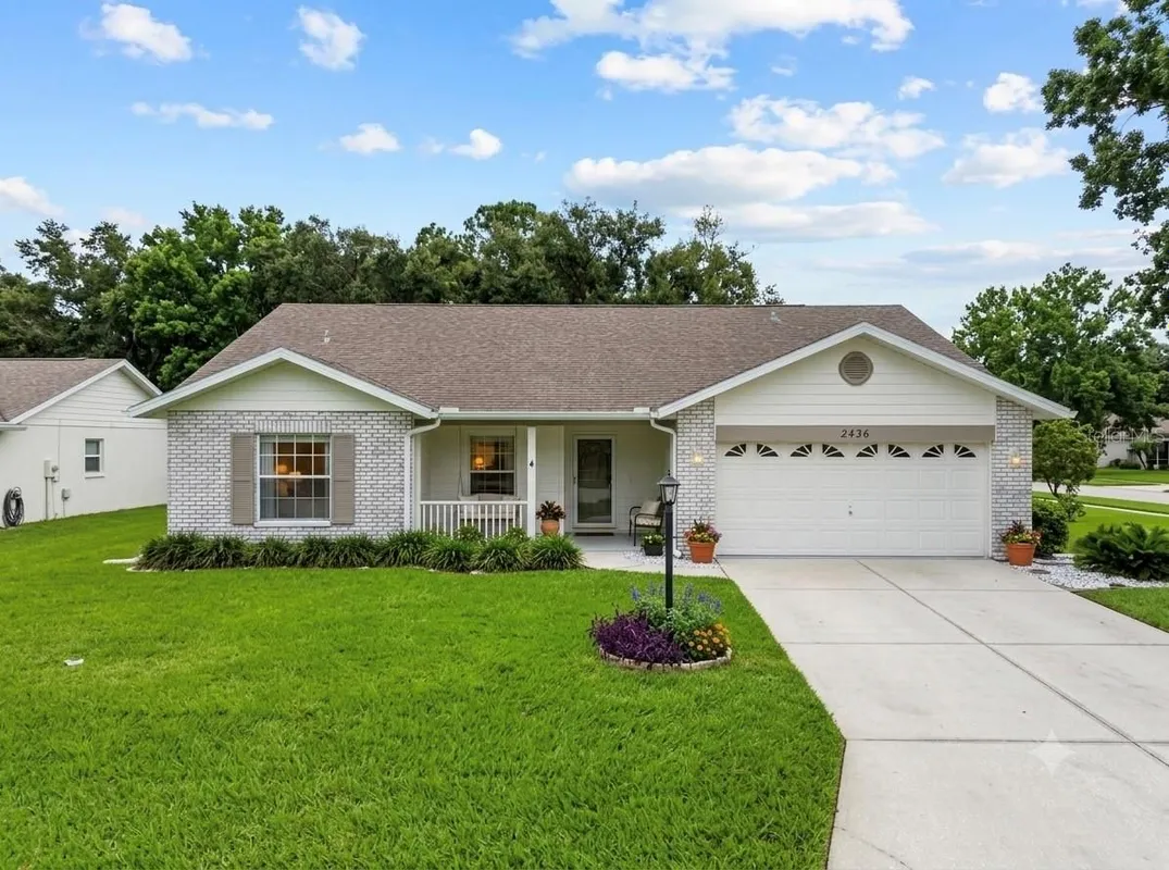 Property Slideshow image 1 of 32 | 2436 deer trail ln, Spring Hill, FL, 34606
