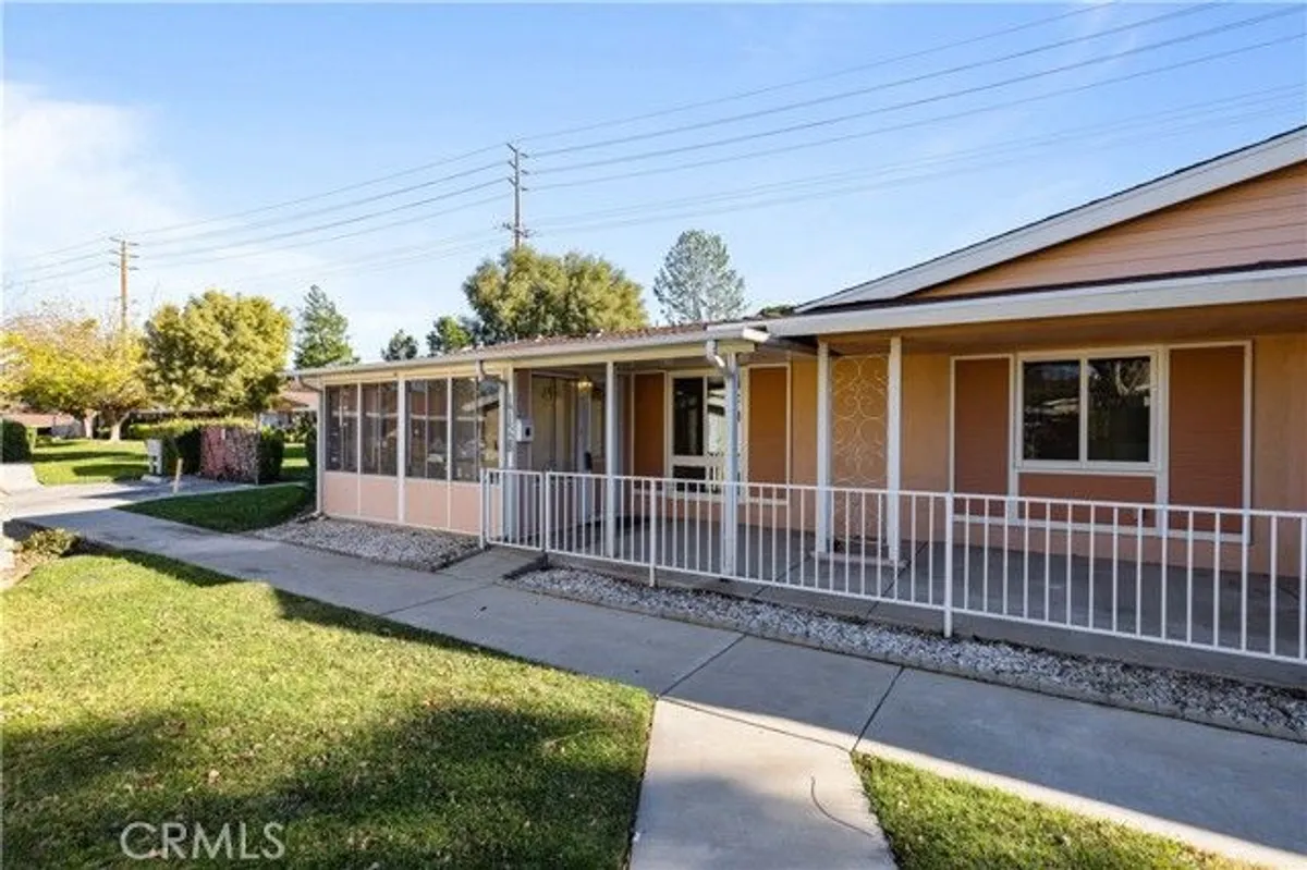 Property Slideshow image 1 of 56 | 19152 avenue of the oaks b, Newhall, CA, 91321