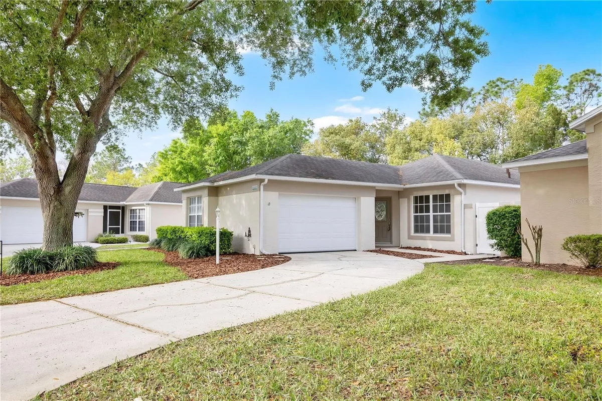 Property Slideshow image 1 of 39 | 4226 snowdon st, Clermont, FL, 34711