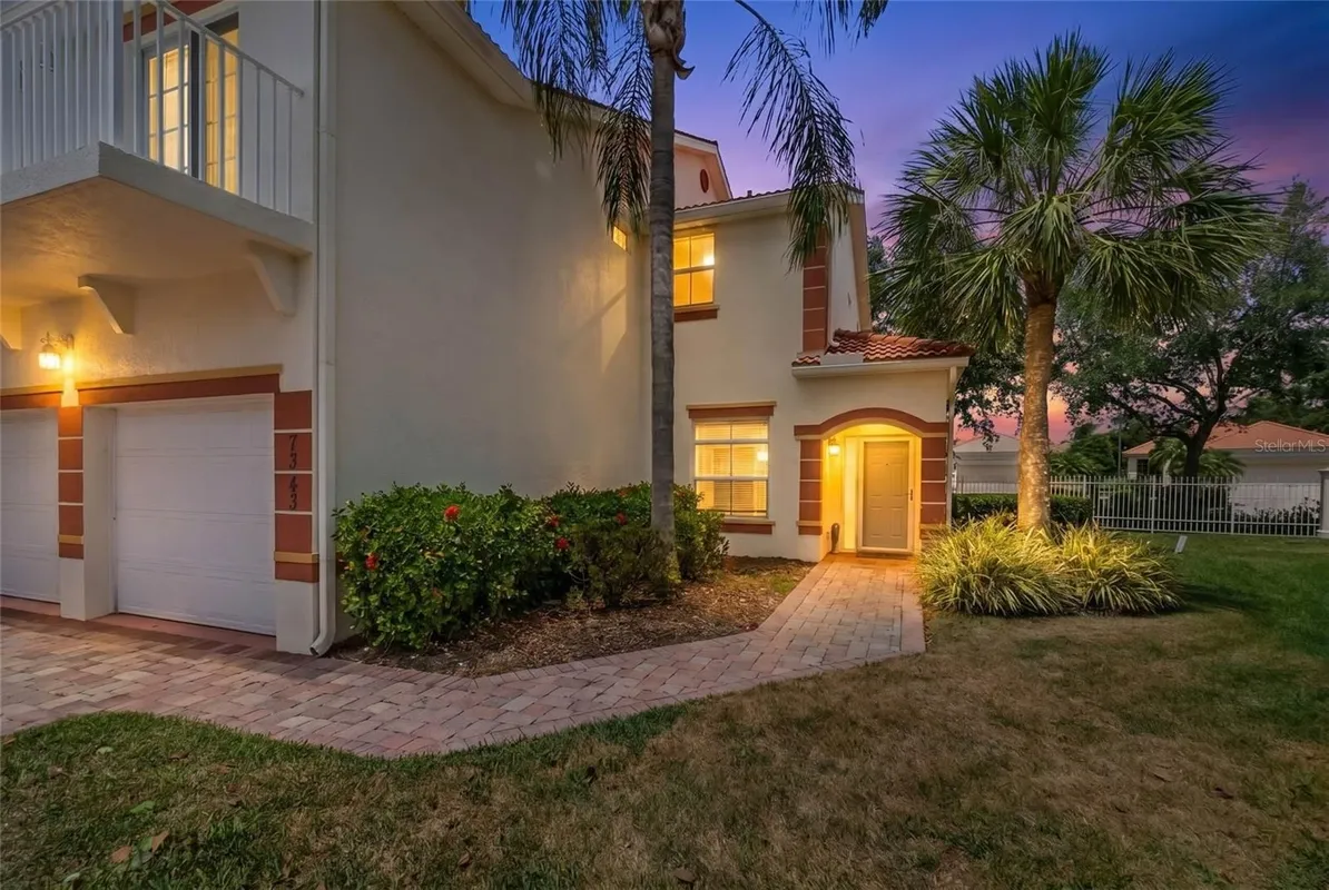 Property Slideshow image 1 of 29 | 7343 fountain palm cir na, Bradenton, FL, 34203