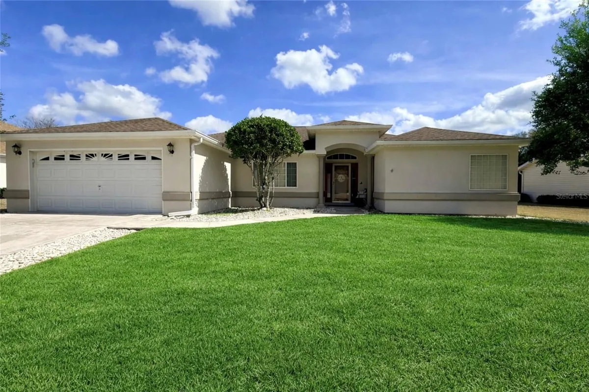Property Slideshow image 1 of 52 | 14049 sw 112th cir, Dunnellon, FL, 34432