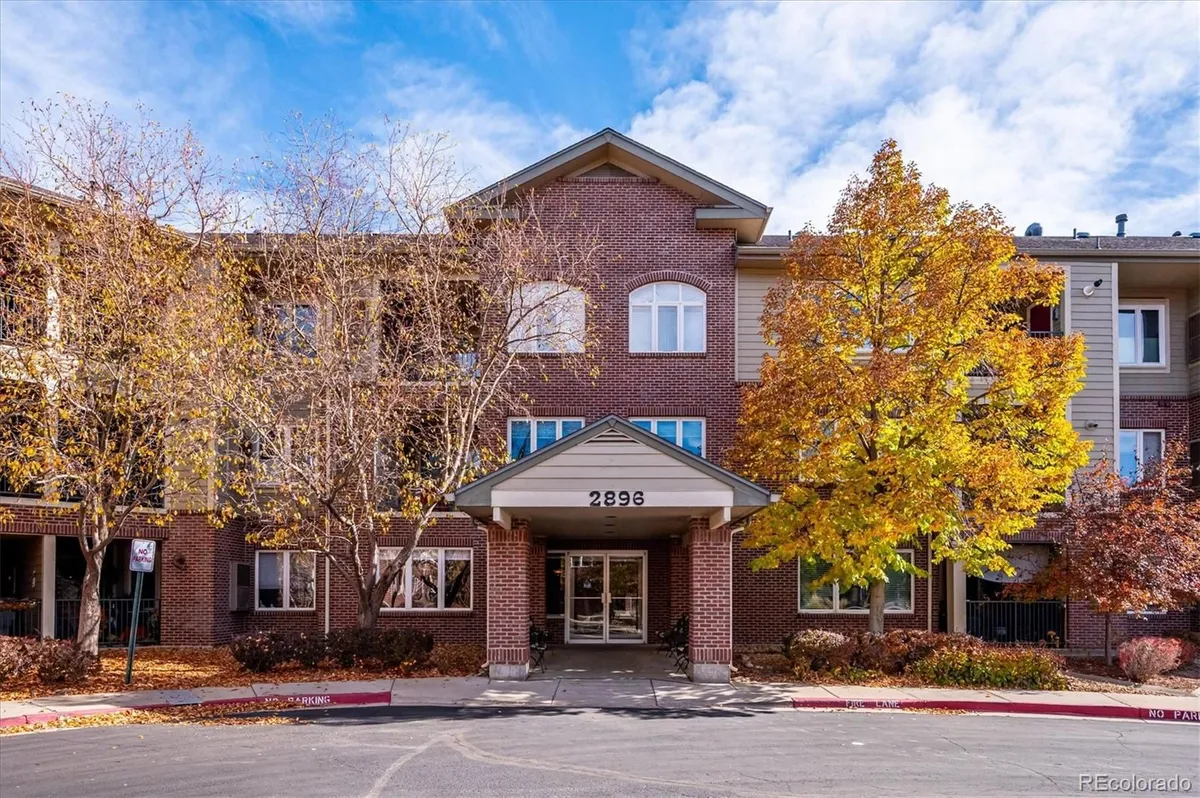Property Slideshow image 1 of 39 | 2896 w riverwalk cir a304, Littleton, CO, 80123