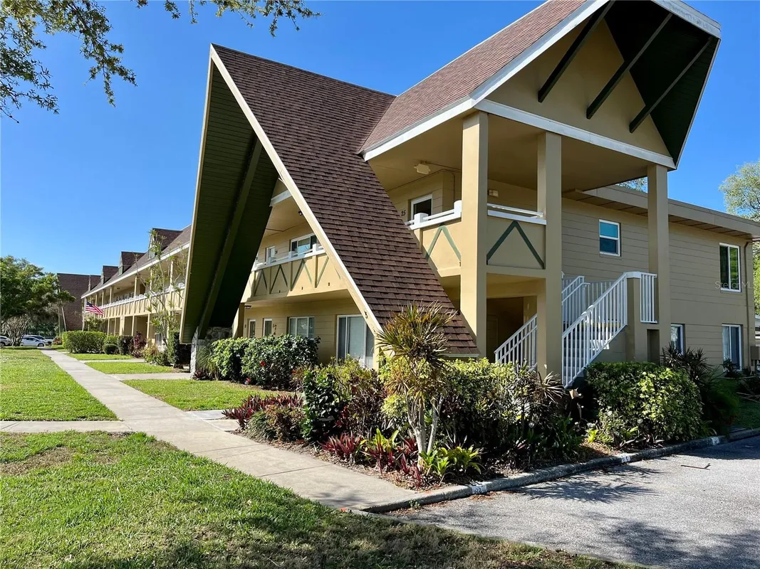 Property Slideshow image 1 of 44 | 2000 world parkway blvd 6, Clearwater, FL, 33763