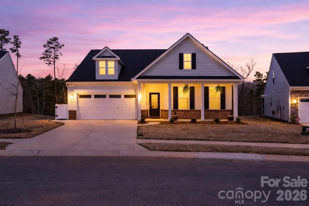 Property Slideshow image 1 of 45 | 948 exeter dr, Sherrills Ford, NC, 28673