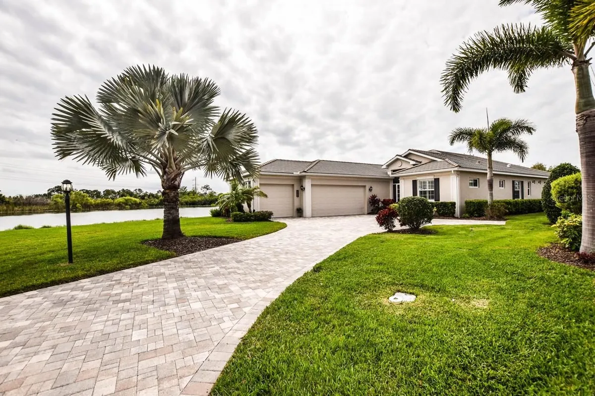 Property Slideshow image 1 of 75 | 1580 lancashire dr, Venice, FL, 34293