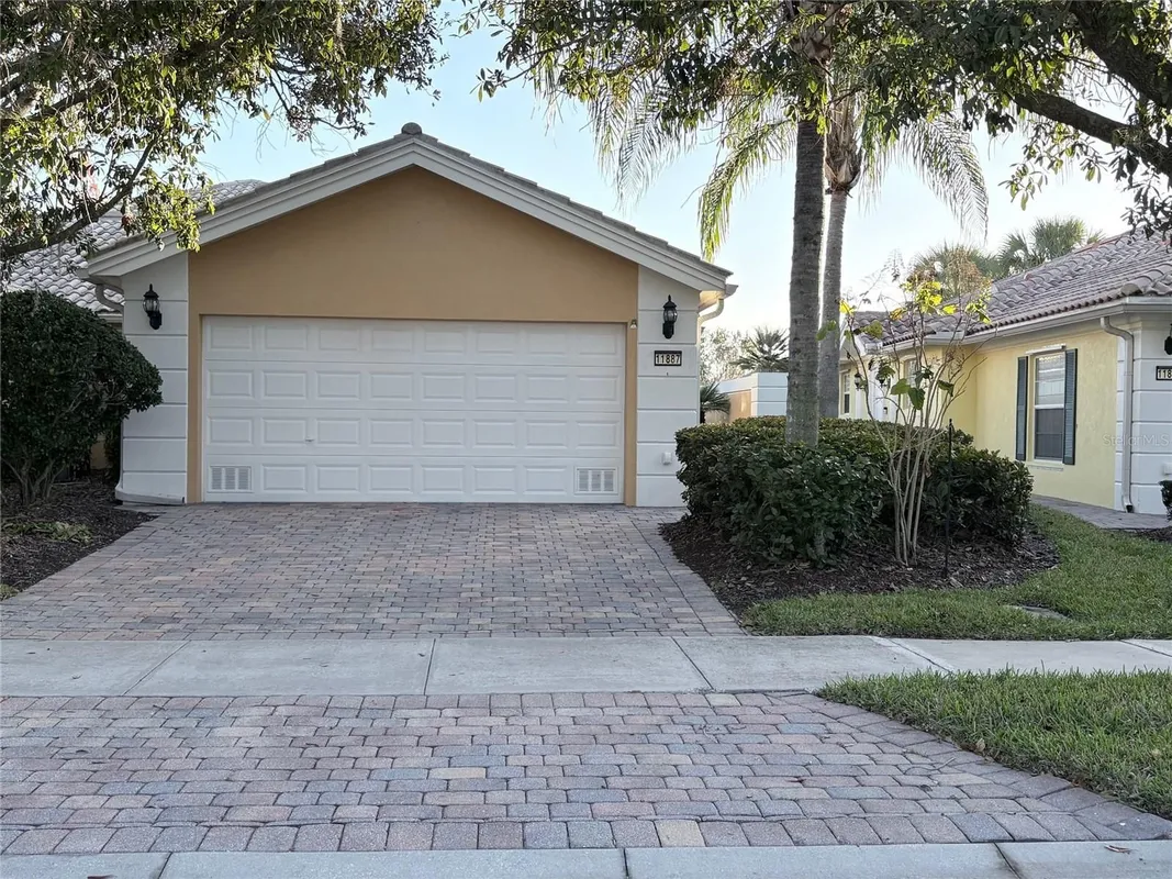 Property Slideshow image 1 of 28 | 11887 delfina ln, Orlando, FL, 32827