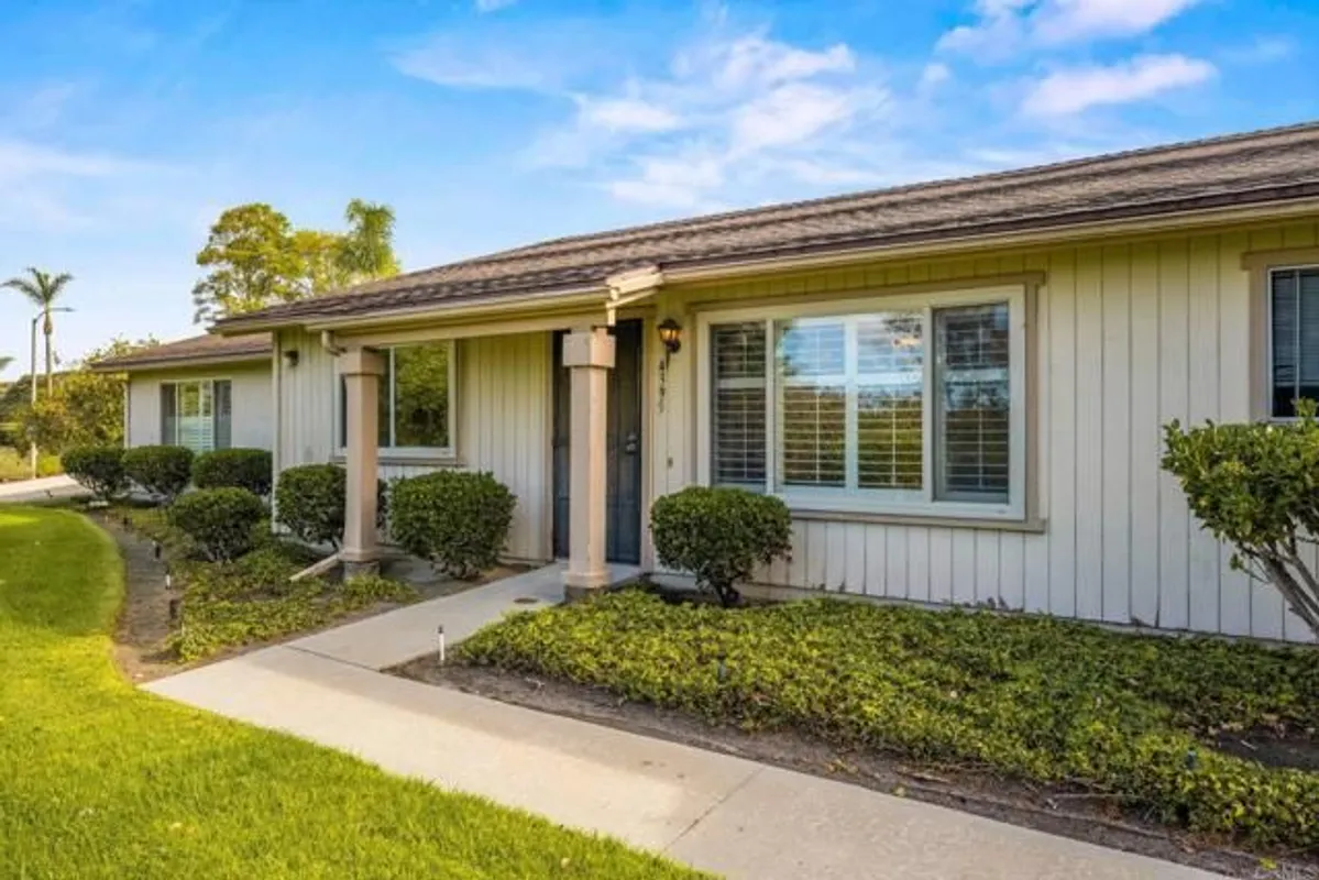 Property Slideshow image 1 of 19 | 4395 albatross way, Oceanside, CA, 92057