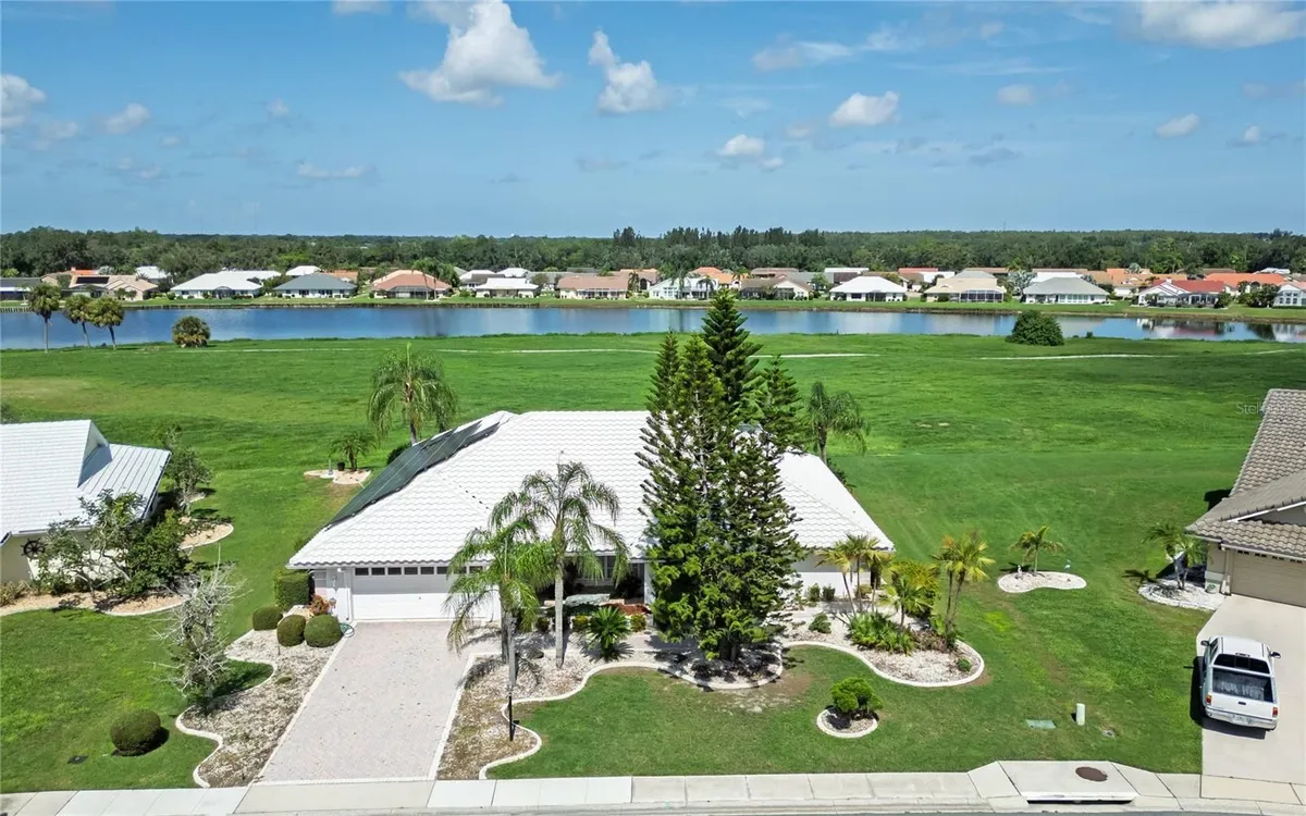 Property Slideshow image 1 of 43 | 1936 wolf laurel dr, Sun City Center, FL, 33573