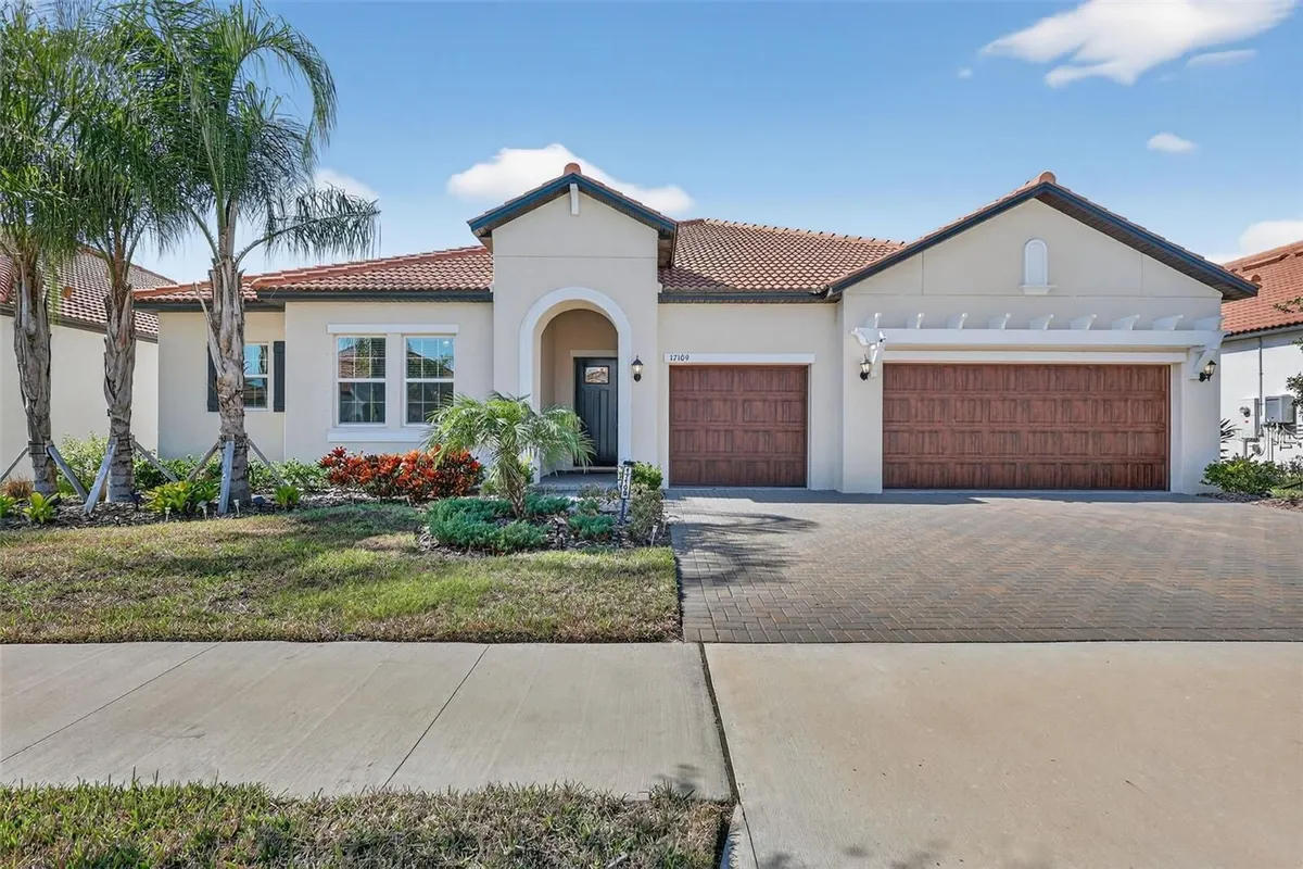 Property Slideshow image 1 of 53 | 17109 star banks st, Wimauma, FL, 33598