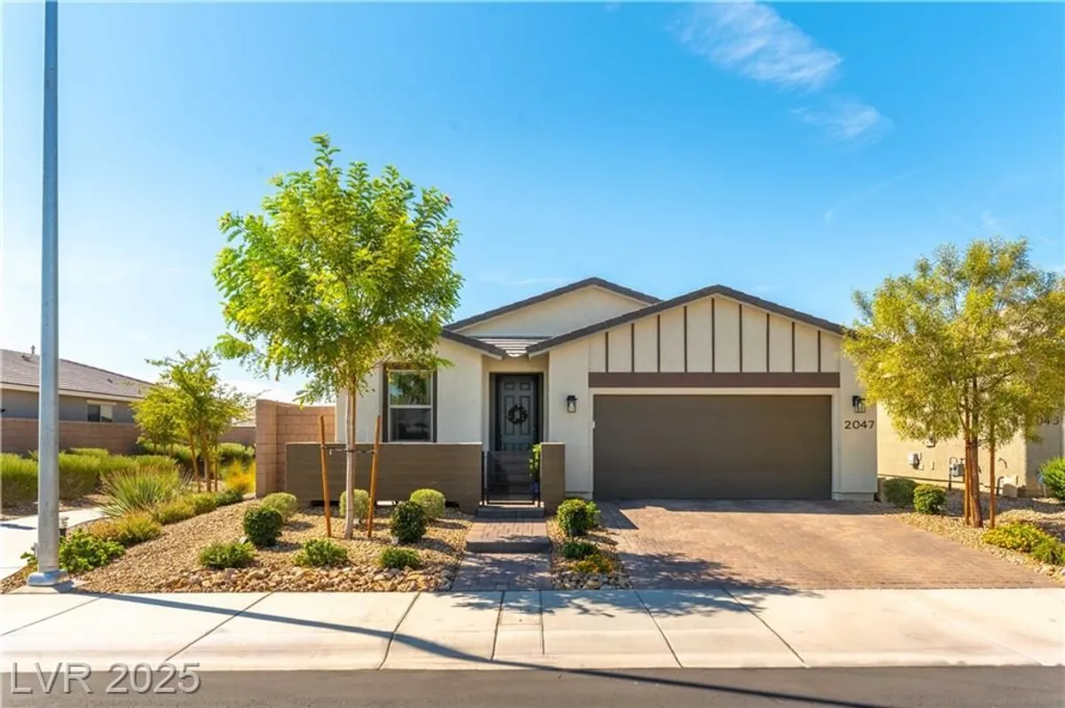 Property Slideshow image 1 of 32 | 2047 arrington ave, North Las Vegas, NV, 89086