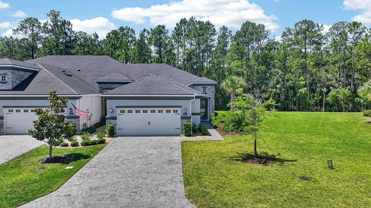 Property Slideshow image 1 of 71 | 823 pinewood dr, Ormond Beach, FL, 32174