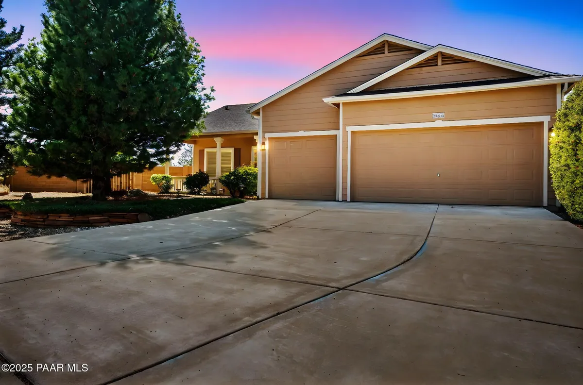 Property Slideshow image 1 of 43 | 7876 n siesta sunset ln, Prescott Valley, AZ, 86315