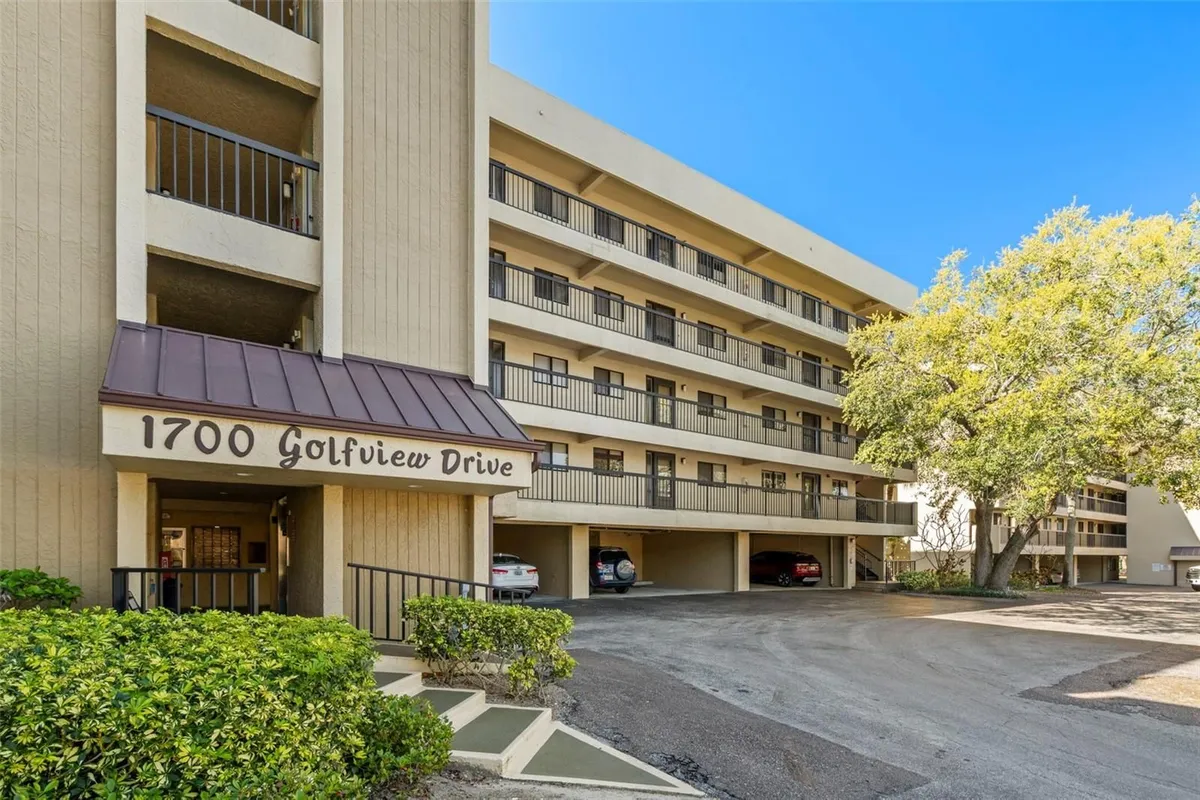 Property Slideshow image 1 of 24 | 1728 golfview dr # 1728, Tarpon Springs, FL, 34689