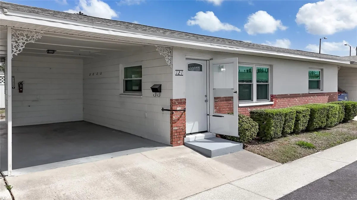 Property Slideshow image 1 of 40 | 12400 park blvd apt 121, Seminole, FL, 33772