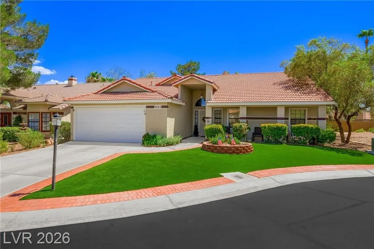 Property Slideshow image 1 of 35 | 5621 lost tree cir, Las Vegas, NV, 89130