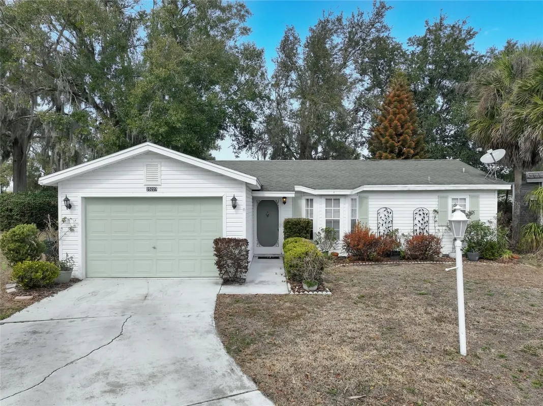 Property Slideshow image 1 of 39 | 25227 wild heron, Leesburg, FL, 34748