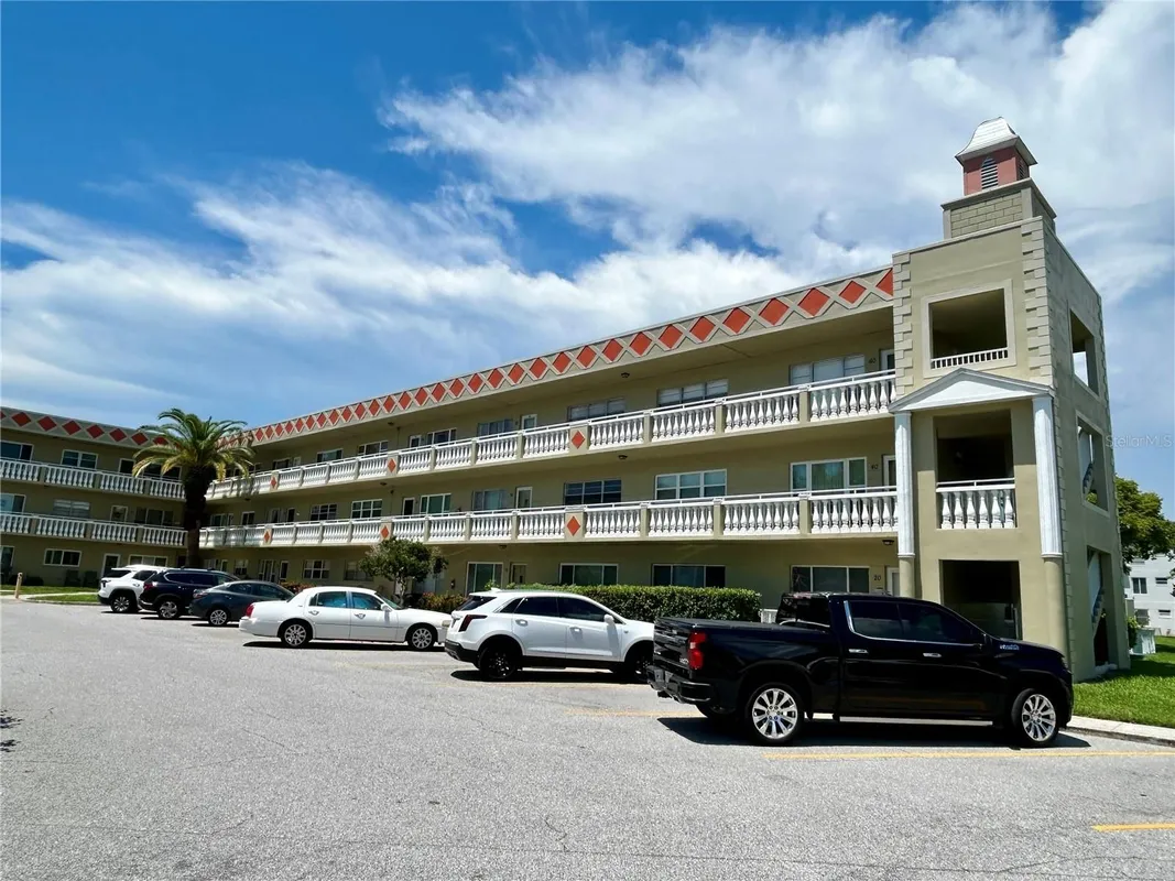 Property Slideshow image 1 of 50 | 2426 ecuadorian way 58, Clearwater, FL, 33763