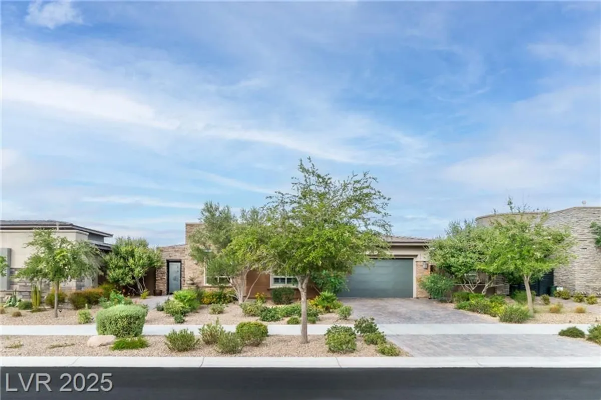 Property Slideshow image 1 of 93 | 6826 regency crest ave, Las Vegas, NV, 89148