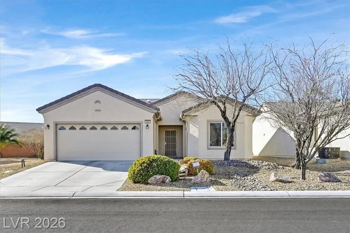 Property Slideshow image 1 of 38 | 7537 homing pigeon st, North Las Vegas, NV, 89084