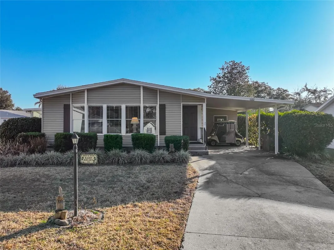 Property Slideshow image 1 of 52 | 5034 el destino dr, Leesburg, FL, 34748