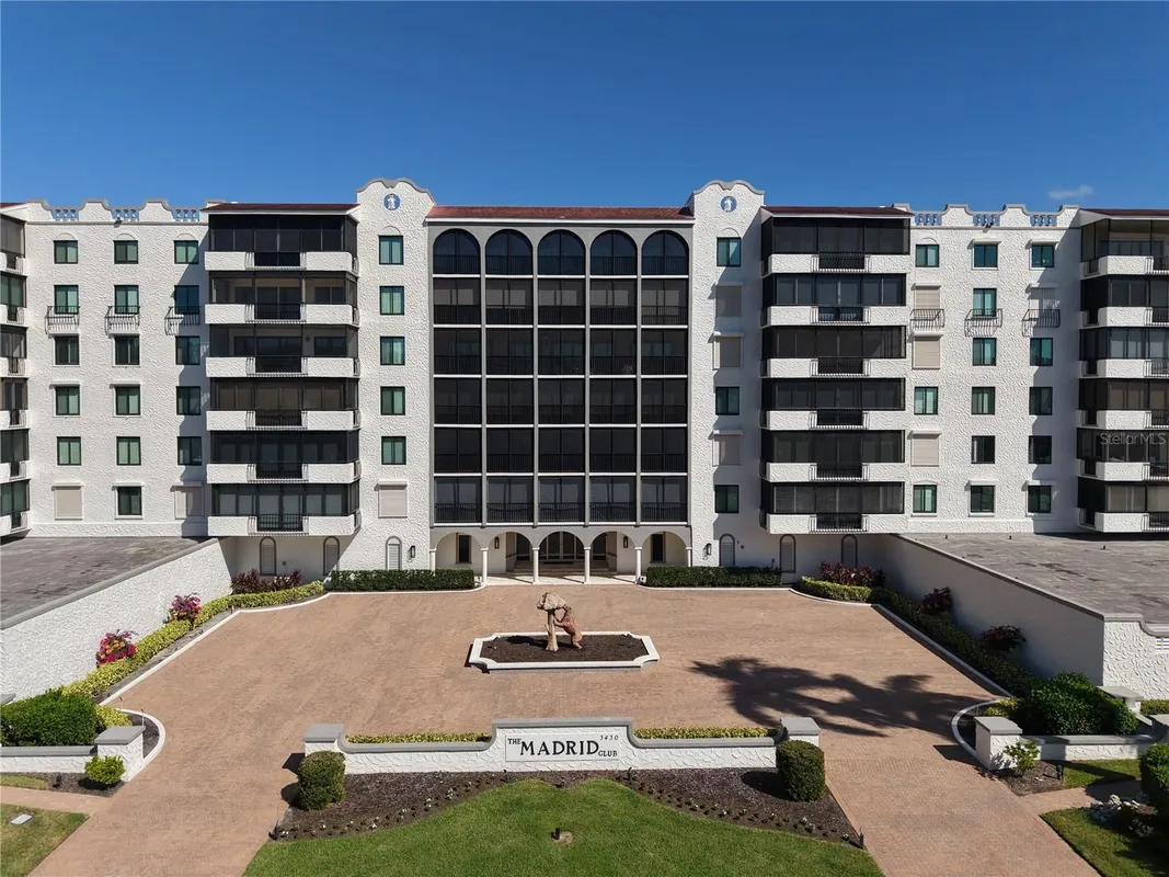 Property Slideshow image 1 of 54 | 3430 gulf shore blvd 3b, Naples, FL, 34103