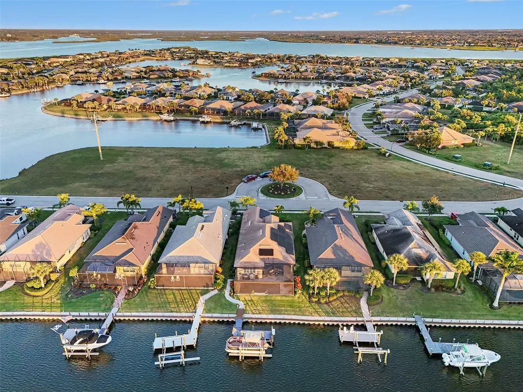 Property Slideshow image 1 of 54 | 1018 overlook ct, Bradenton, FL, 34208