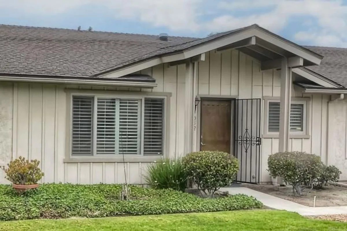 Property Slideshow image 1 of 32 | 1052 plover way, Oceanside, CA, 92057